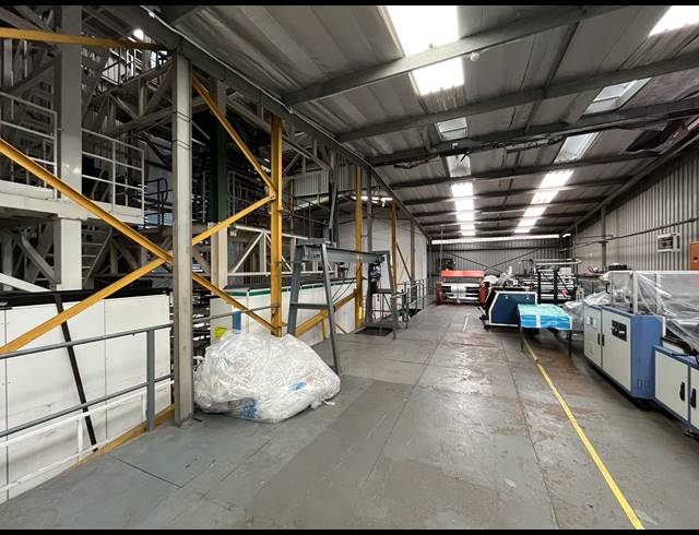 1,100M² WAREHOUSE FOR SALE IN UMGENI BUSINESS PARK